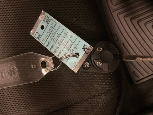 Used 2013 Ford Focus SE w/ SE Winter Pkg image 23