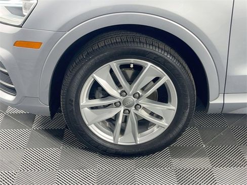 Used 2017 Audi Q3 2.0T Premium Plus w/ Premium Plus Package image 8