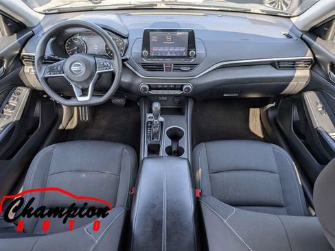 Used 2022 Nissan Altima 2.5 SV FWD image 17