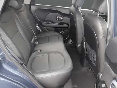 Used 2016 Kia Soul ! FWD image 17