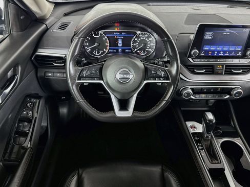 Used 2024 Nissan Altima 2.5 SR FWD image 15