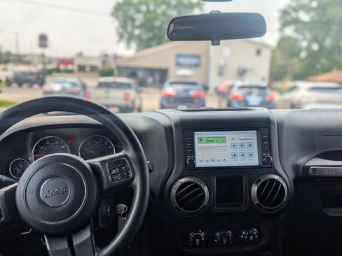 Used 2015 Jeep Wrangler Unlimited Sport AWD/4WD image 15