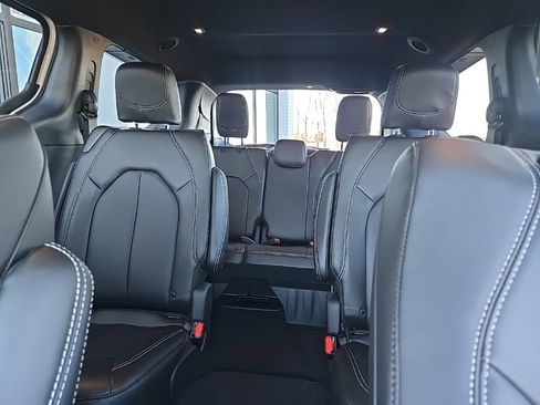 New 2026 Chrysler Pacifica Select w/ S Appearance Package image 33