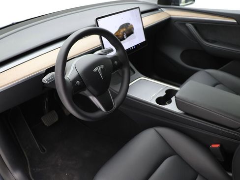 Used 2024 Tesla Model Y Long Range image 13