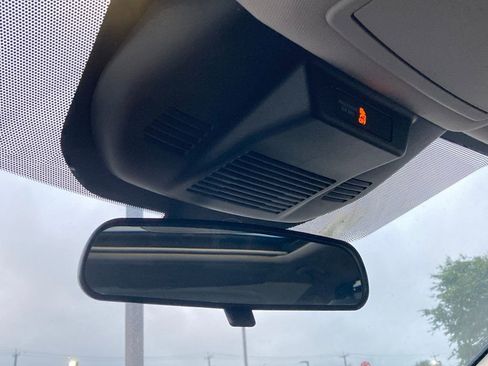 Used 2021 Nissan Rogue SV w/ Premium Package image 25