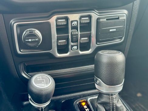 Used 2021 Jeep Wrangler Unlimited Sahara w/ Uconnect 4C Nav & Sound Group image 23