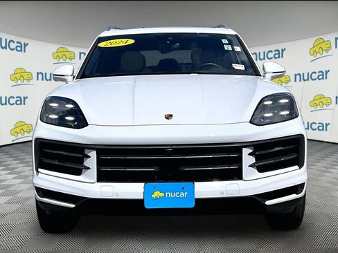 Used 2024 Porsche Cayenne AWD/4WD image 2