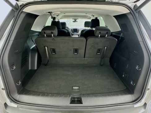 Used 2020 Chevrolet Traverse LT FWD image 27