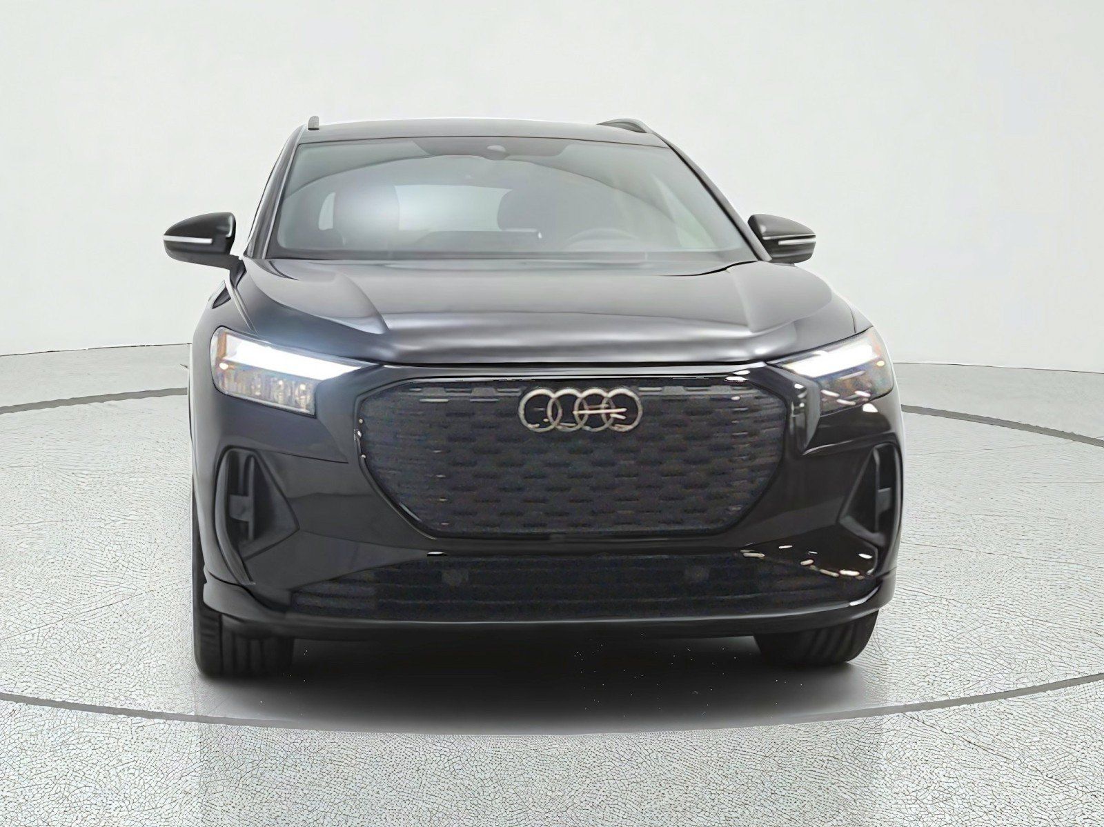 Used 2024 Audi Q4 e-tron Premium Plus w/ Premium Plus AWD/4WD image 2