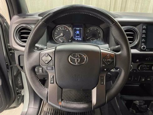 Used 2023 Toyota Tacoma TRD Off-Road w/ TRD Premium Off Road Package AWD/4WD image 10
