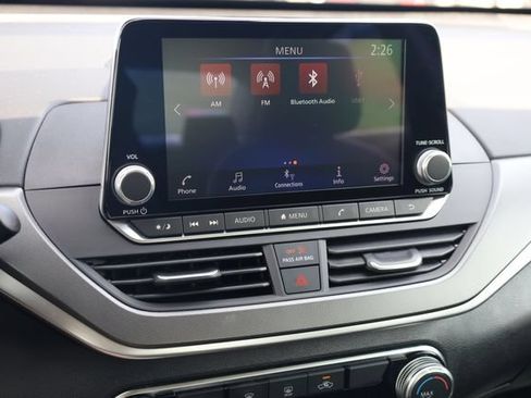 Used 2025 Nissan Altima 2.5 SR FWD image 21