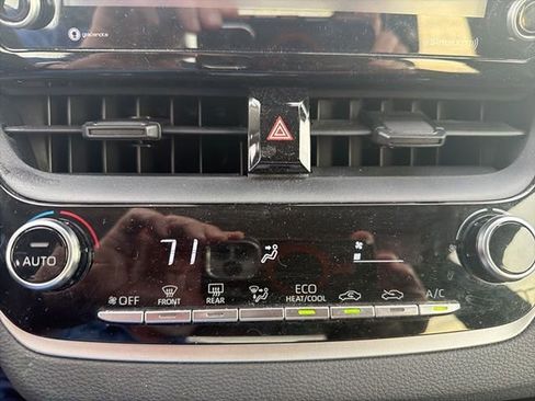 Used 2022 Toyota Corolla LE image 16