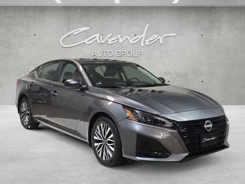 New 2026 Nissan Altima 2.5 SV FWD image 2