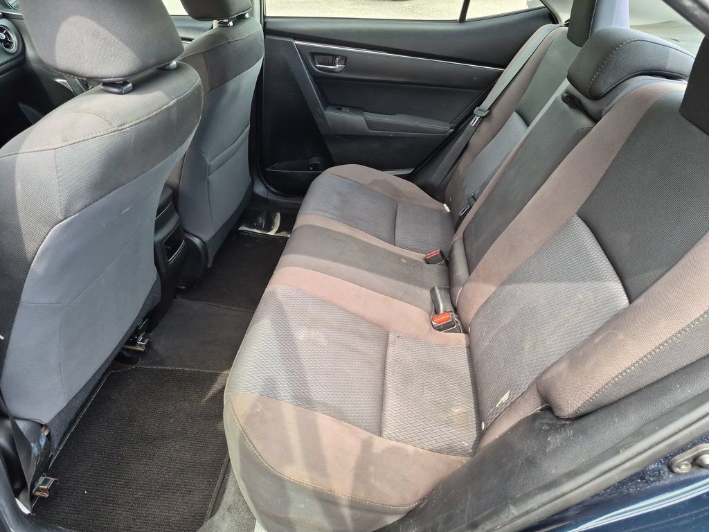 Used 2018 Toyota Corolla LE FWD image 26