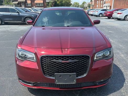 Used 2022 Chrysler 300 S RWD image 2