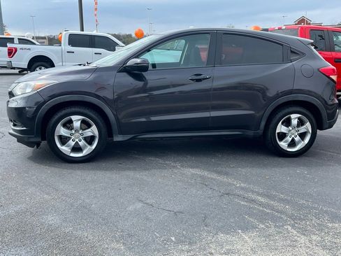 Used 2016 Honda HR-V EX image 4