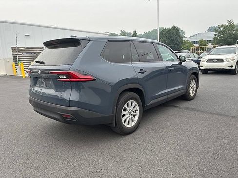 Used 2025 Toyota Grand Highlander AWD image 9