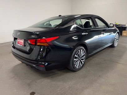 Used 2024 Nissan Altima 2.5 SV