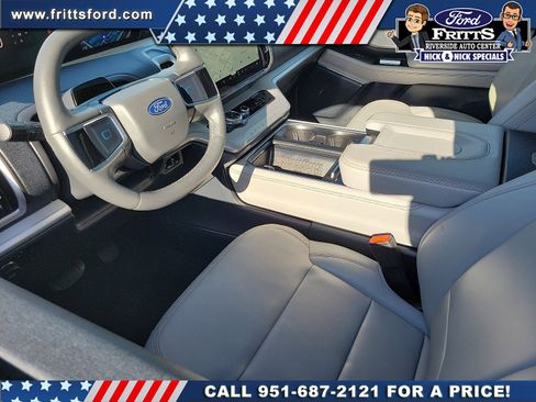 Certified 2025 Ford Expedition Active AWD/4WD image 4