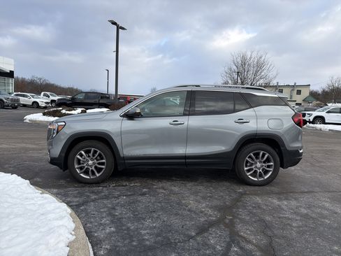 Used 2023 GMC Terrain SLT image 9