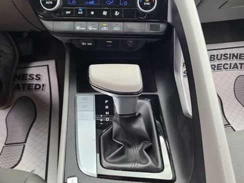 Used 2024 Hyundai Elantra SEL FWD image 27