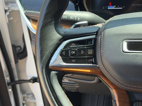 Used 2022 Jeep Grand Cherokee Summit AWD/4WD image 23