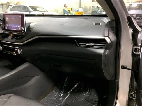 Used 2022 Nissan Altima 2.5 SV image 19