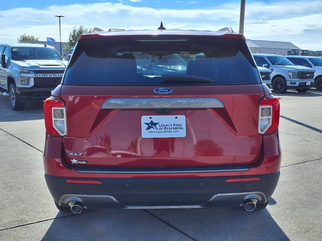Used 2023 Ford Explorer XLT w/ Equipment Group 202A RWD image 5