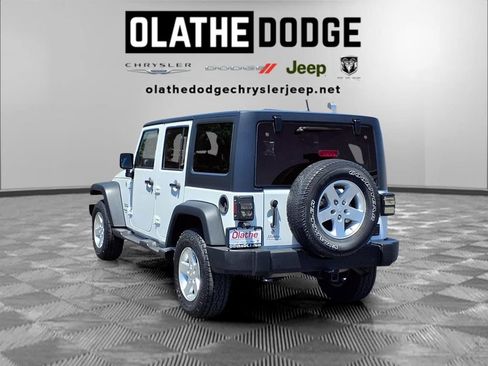 Used 2015 Jeep Wrangler Unlimited Sport w/ Quick Order Package 24S AWD/4WD image 3