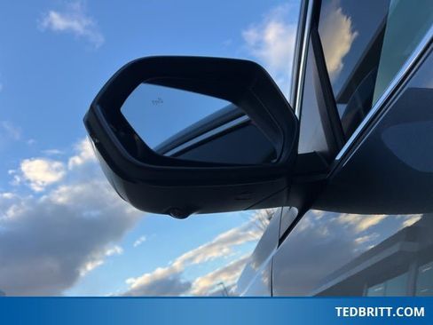 Used 2024 Volkswagen Atlas SEL Premium R-Line image 44