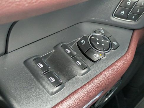 Used 2023 Ford Expedition Limited image 21