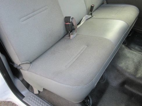 Used 2007 Ford F550 2WD Regular Cab Super Duty image 31