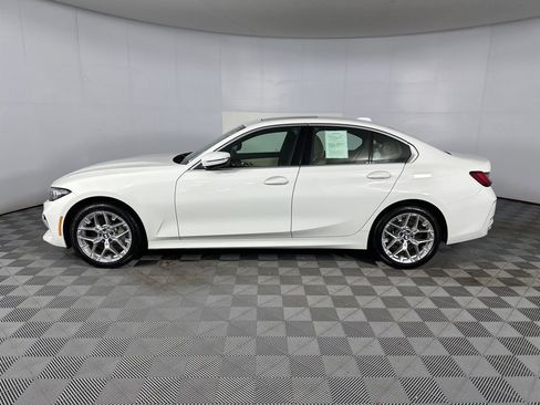 Used 2025 BMW 330i xDrive Sedan w/ Premium Package image 5