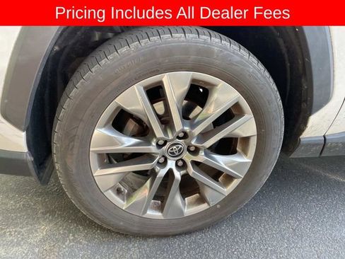 Used 2020 Toyota RAV4 XLE Premium AWD/4WD image 8