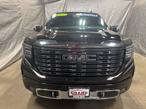 Used 2023 GMC Sierra 1500 Denali Ultimate AWD/4WD image 9