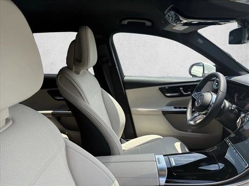 Used 2025 Mercedes-Benz GLC 300 image 25