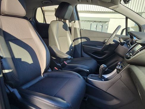 Used 2022 Chevrolet Trax LT w/ Sport Edition image 23