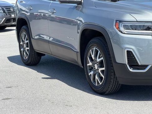 Used 2023 GMC Acadia SLE FWD image 9
