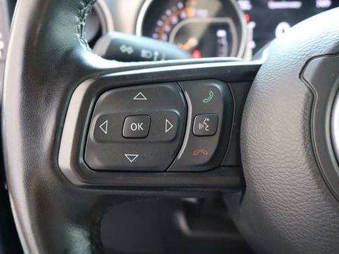 Used 2022 Jeep Gladiator Sport AWD/4WD image 19