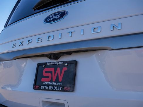 Used 2024 Ford Expedition XLT image 10