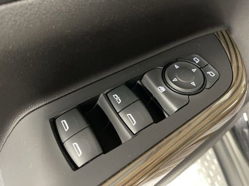 Used 2023 GMC Acadia SLE w/ Driver Convenience Package image 13