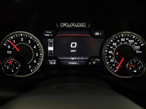 Used 2025 RAM 1500 Big Horn AWD/4WD image 17