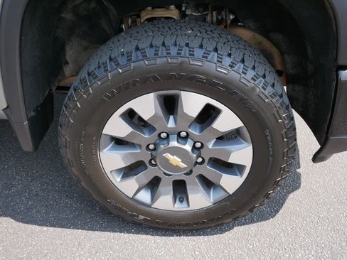 Used 2025 Chevrolet Silverado 2500 Custom w/ Custom Convenience Package AWD/4WD image 15