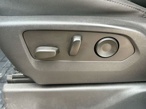 Used 2023 Chevrolet Silverado 1500 LT Trail Boss w/ Convenience Package II image 12