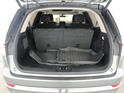 Used 2023 Lincoln Aviator 2WD w/ Premium Package image 5