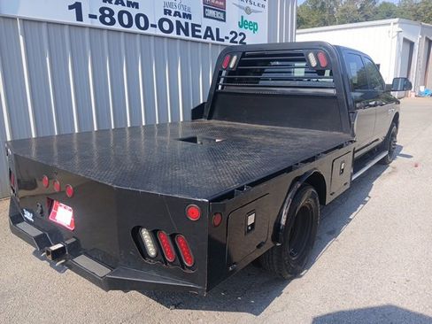 Used 2018 RAM 3500 Tradesman w/ Chrome Appearance Group image 3