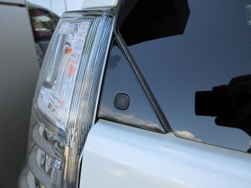 Used 2022 Lexus GX 460 Luxury w/ Off Road Package AWD/4WD image 61