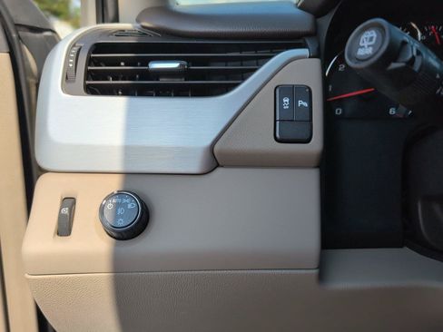 Used 2015 GMC Yukon SLE RWD image 28