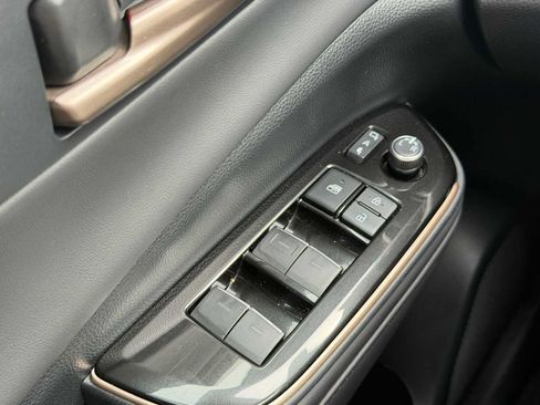 Used 2024 Toyota Crown AWD/4WD image 4
