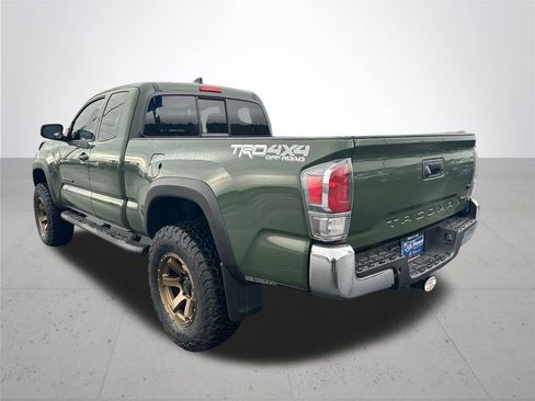 Used 2021 Toyota Tacoma TRD Off-Road w/ TRD Premium Off Road Package AWD/4WD image 9